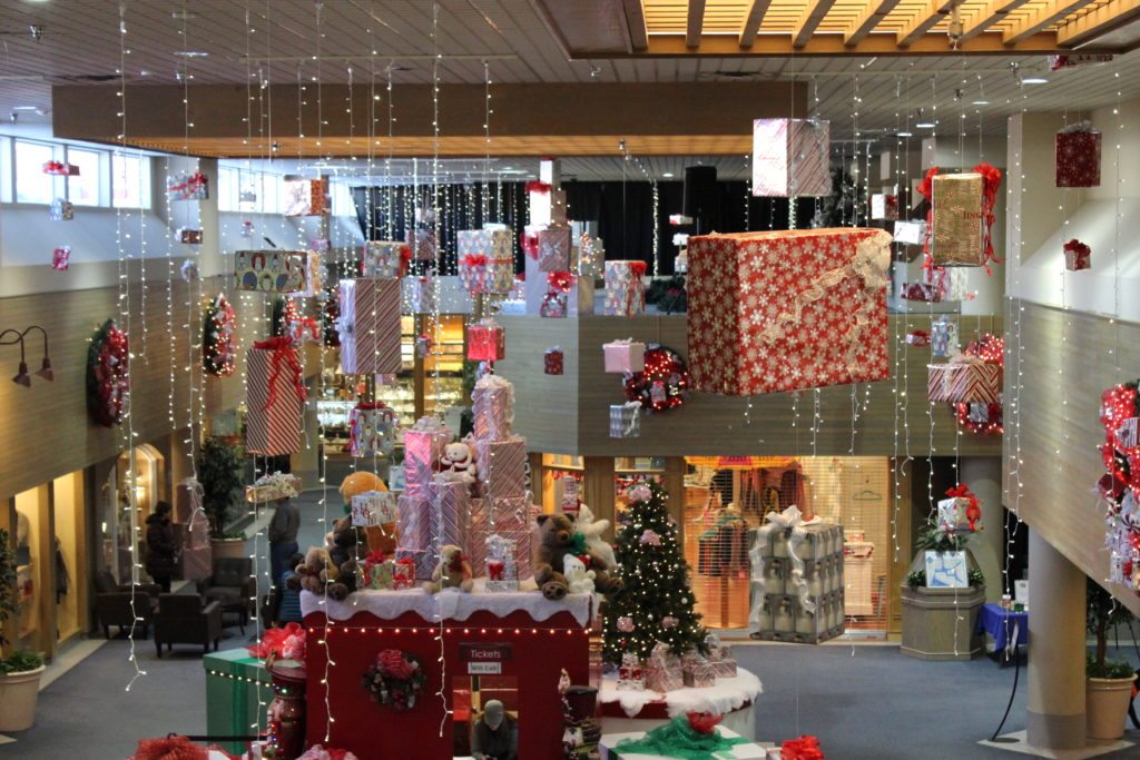 The Plaza Shops Coeur d'Alene Christmas Season