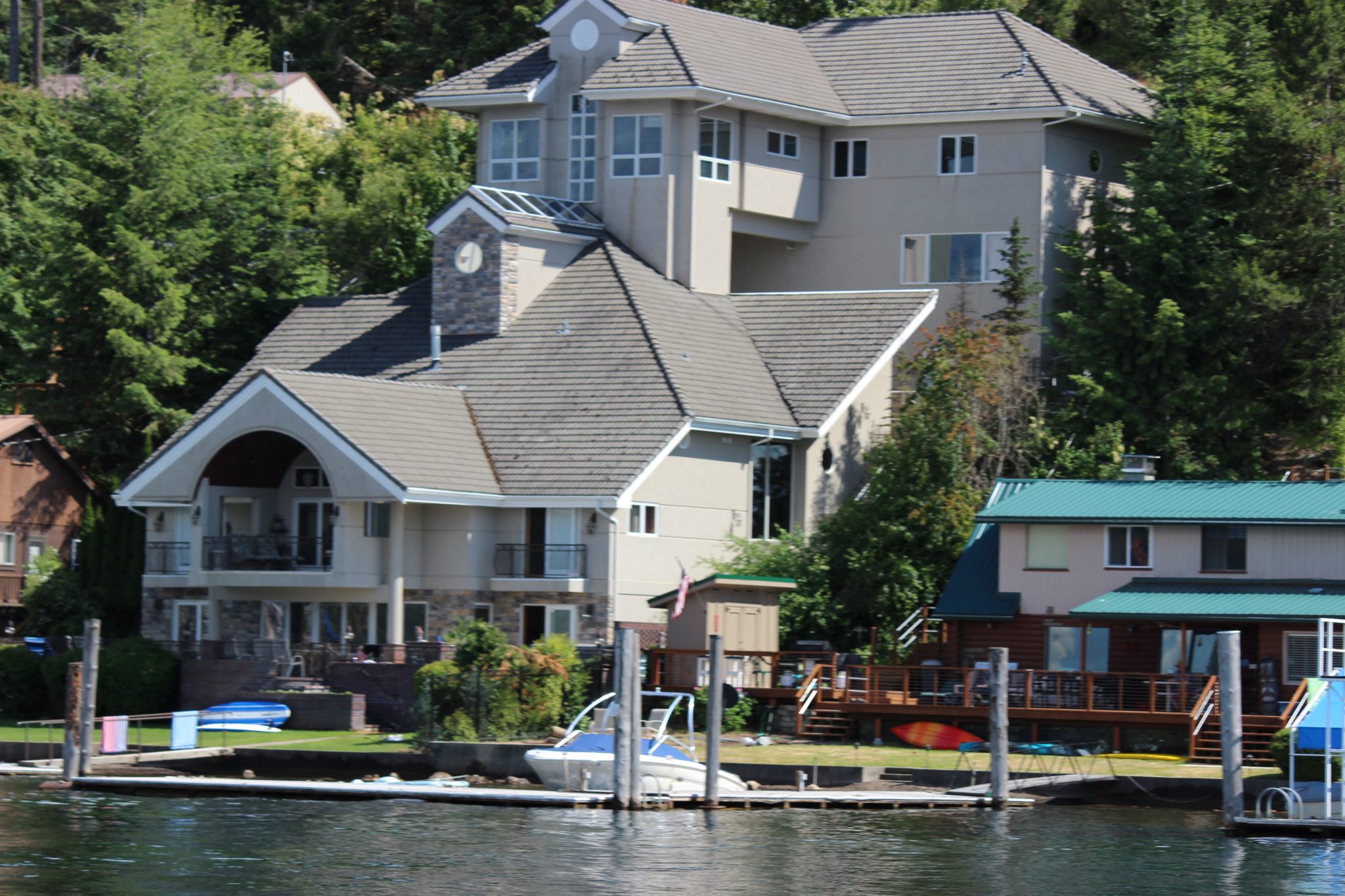 Lake Coeur d'Alene Waterfront Homes. Special Homes on the lake