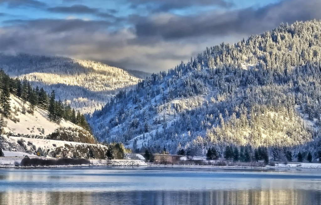 Lake Coeur d'Alene winter image