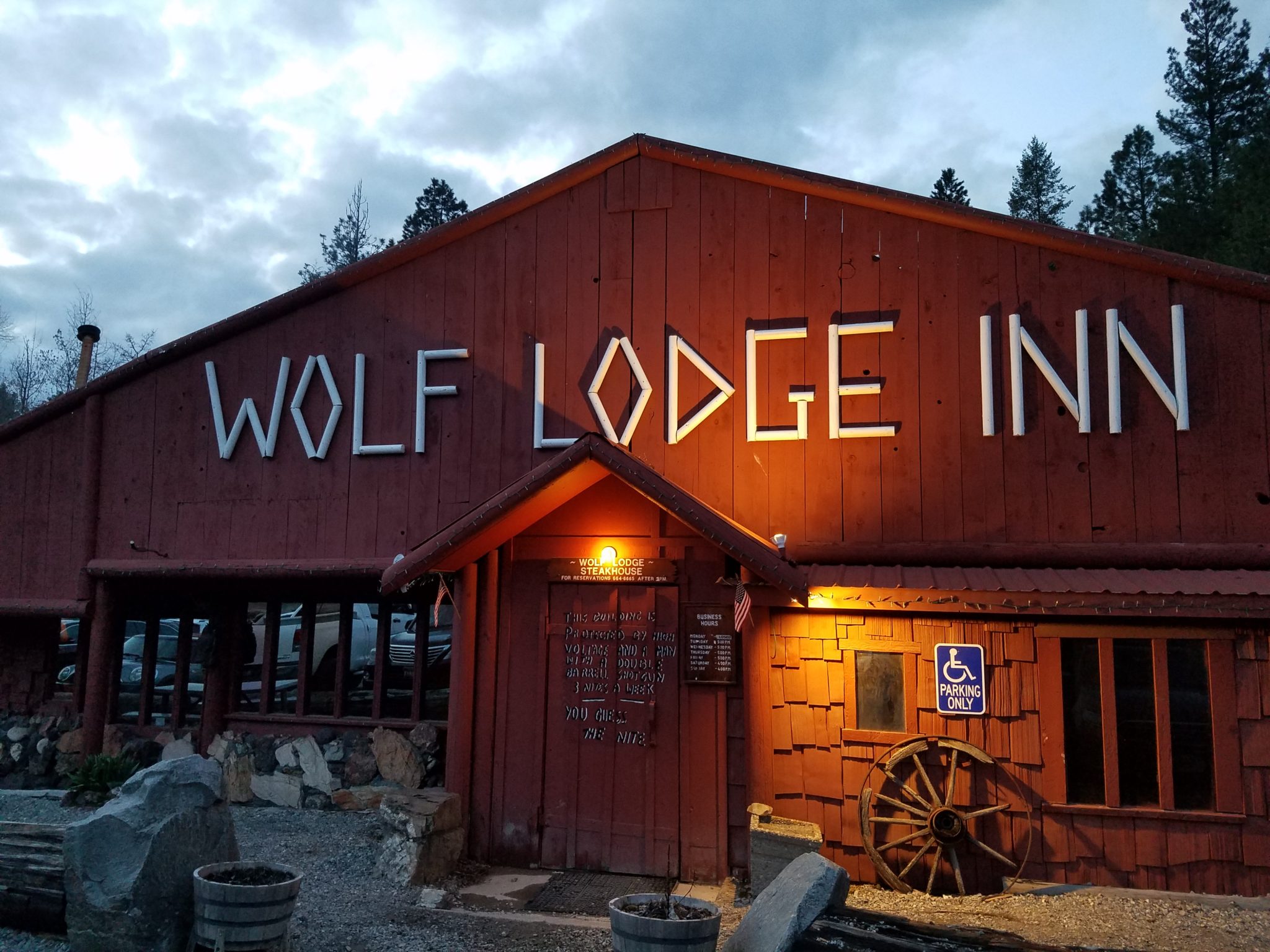 Wolf Lodge Inn Steakhouse Restaurant Review