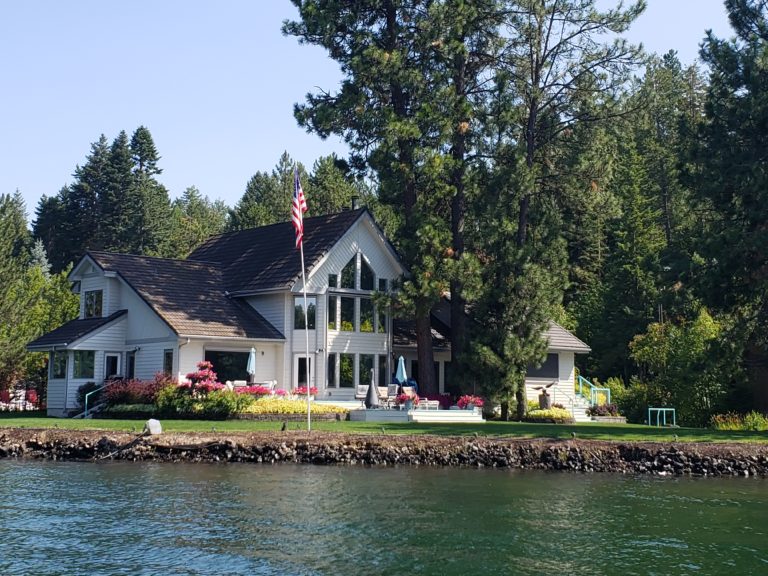 Lake Coeur d'Alene Waterfront Homes. Special Homes on the lake